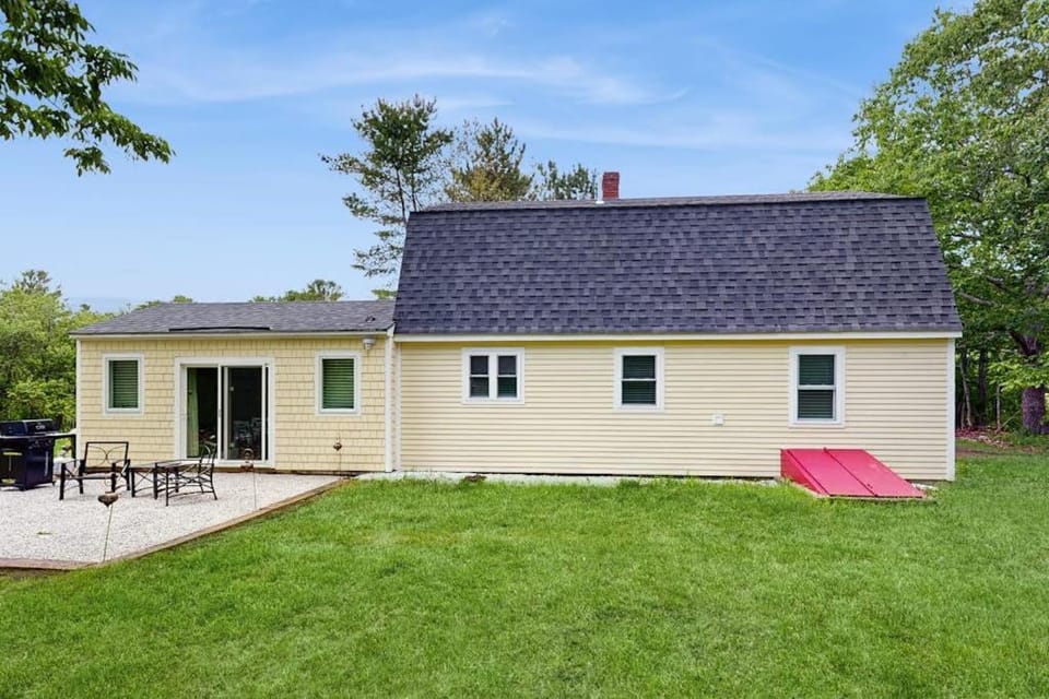 Property building, Day