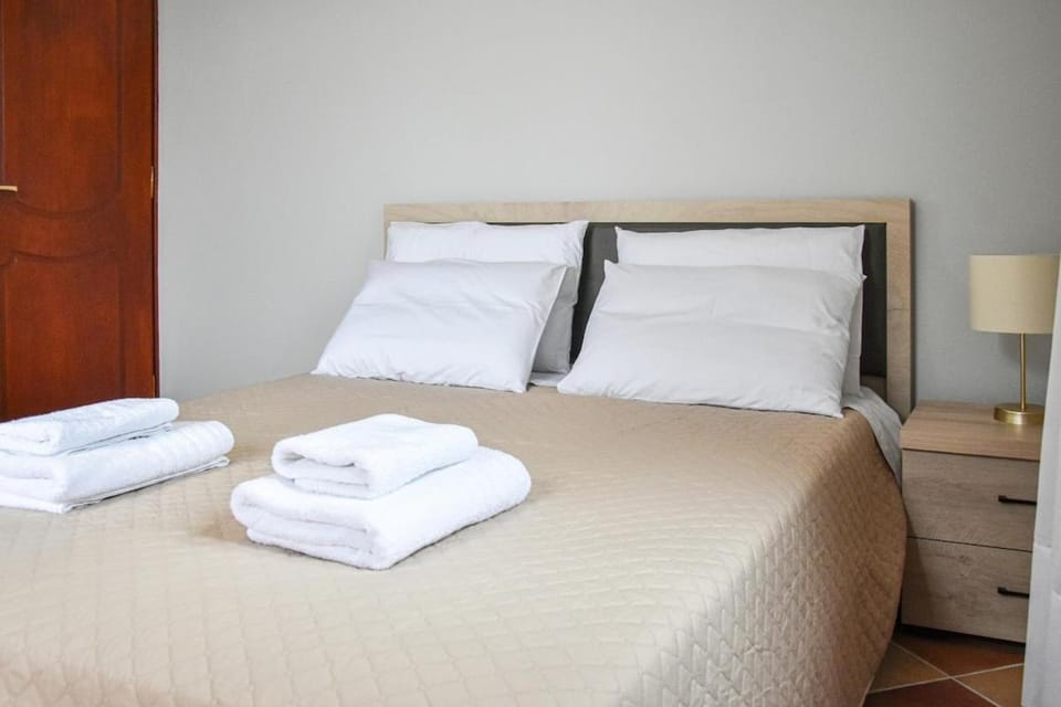 Villa Harmony - Infinity Poros Sea View Apartment in Argolis, Greece