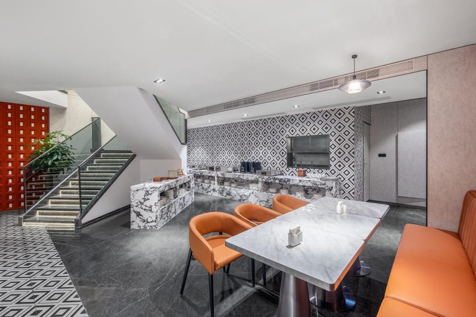 Dining area, Breakfast