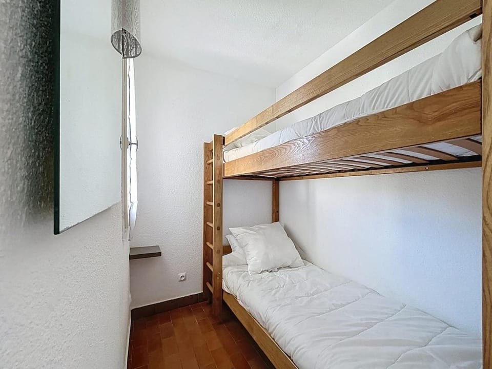 bunk bed