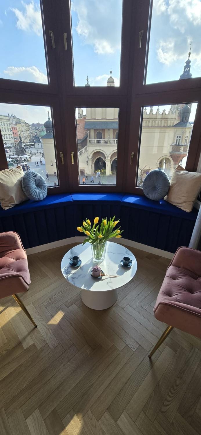 View (from property/room), Seating area, City view, Landmark view