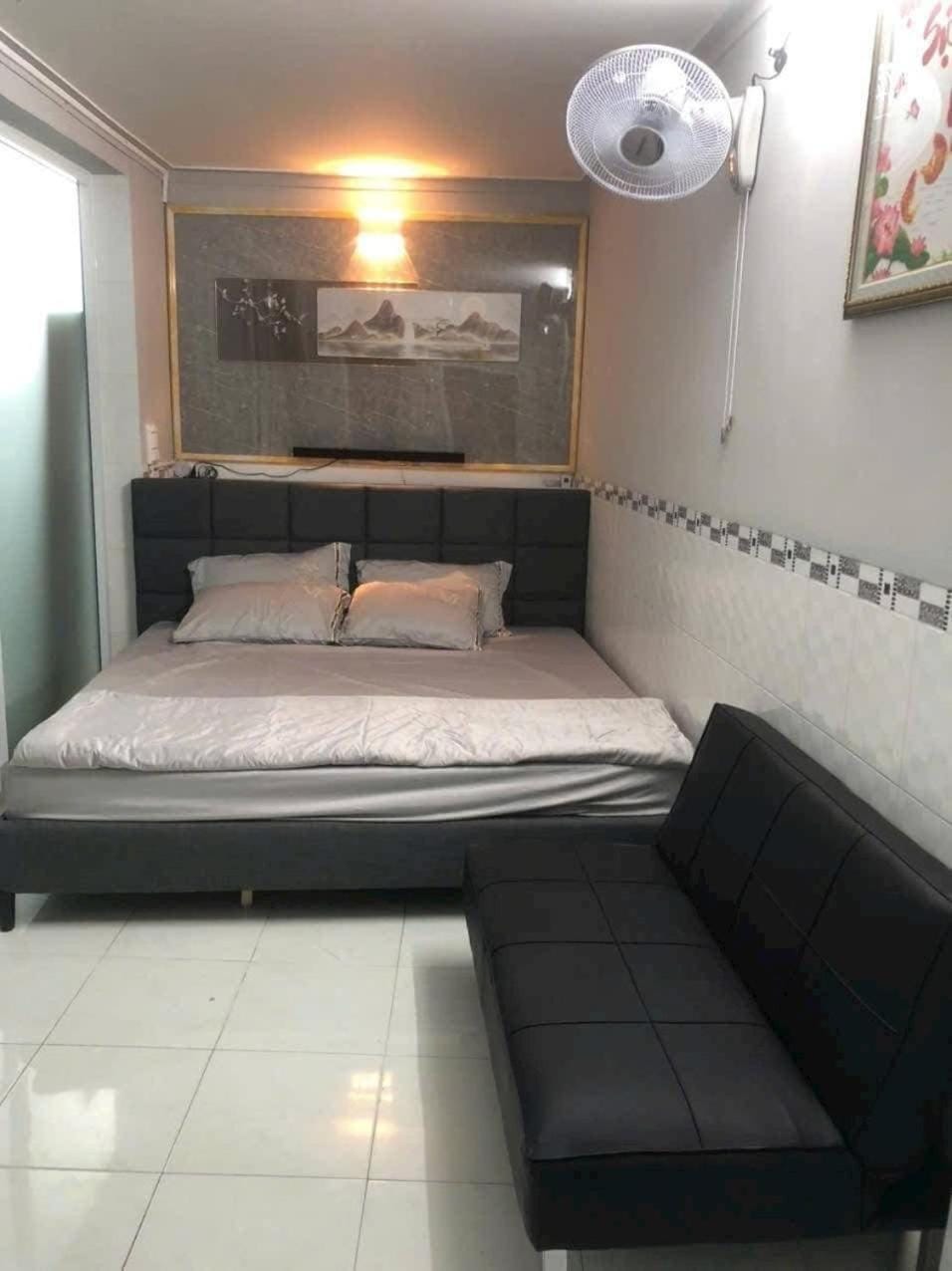 Bed, Living room, Photo of the whole room, Bedroom, air conditioner