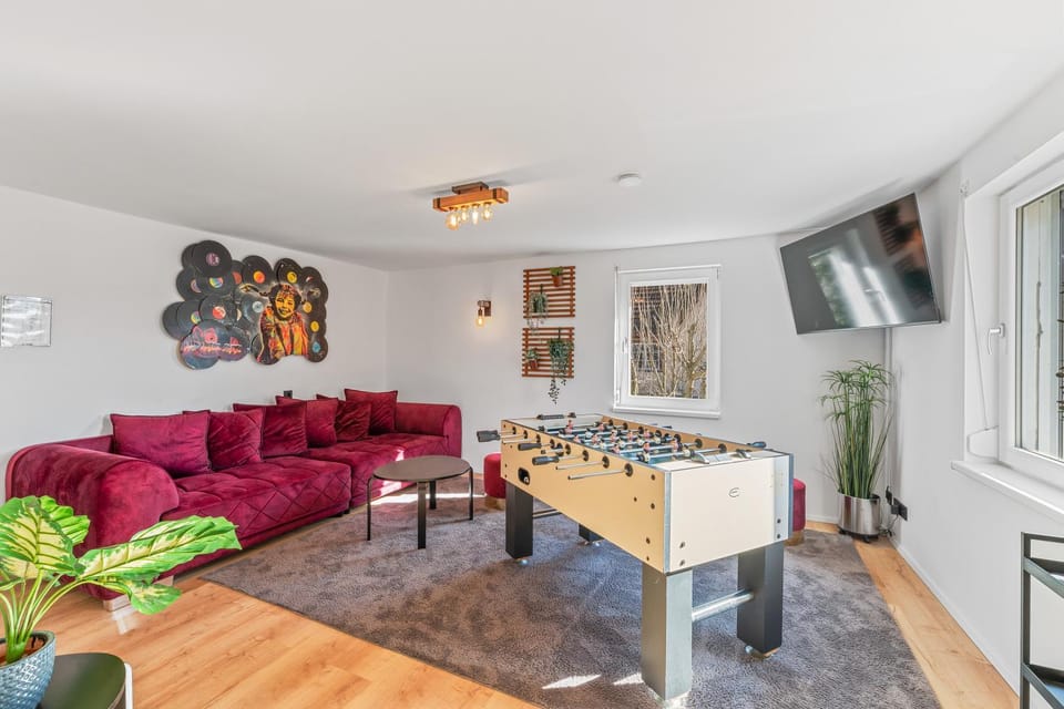Communal lounge/ TV room, TV and multimedia, Living room