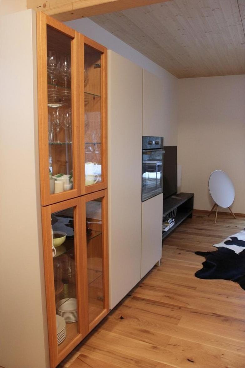 Kitchen or kitchenette, oven