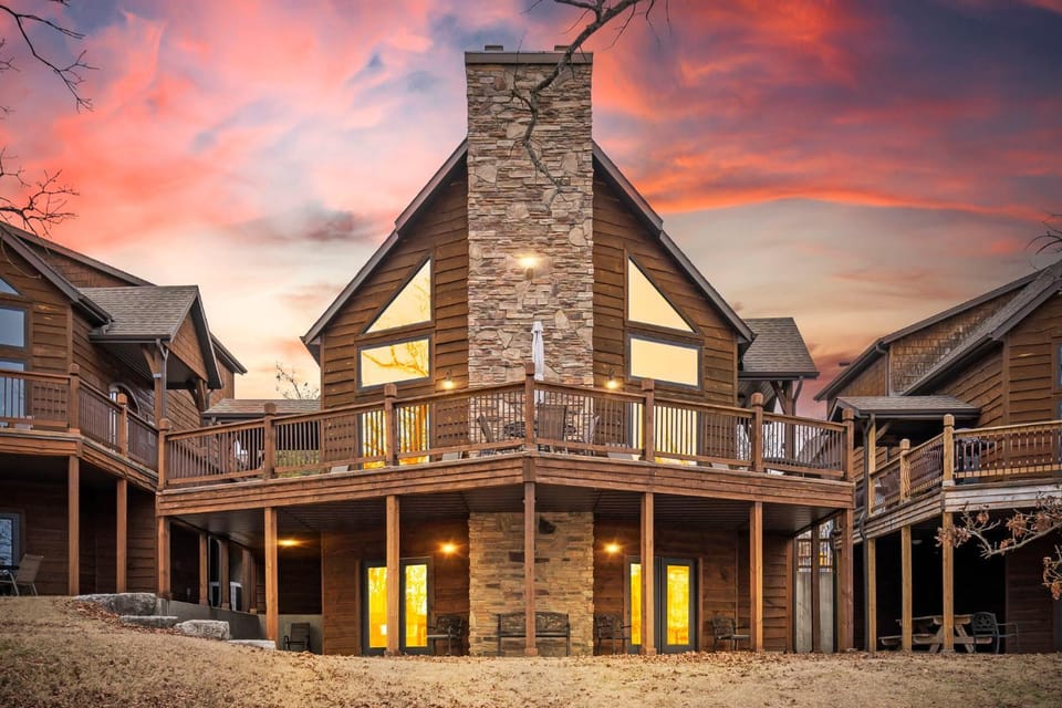 Inn Over My Head Lakefront House in Sunset Cove Township