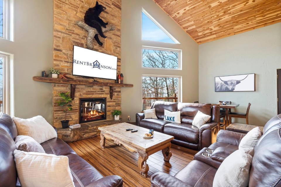 Inn Over My Head Lakefront House in Sunset Cove Township