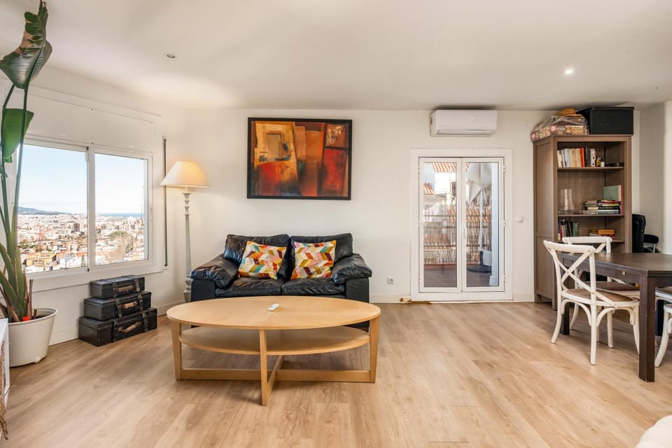 55m² Monthly Base w Terrace AC Apartment in Barcelona