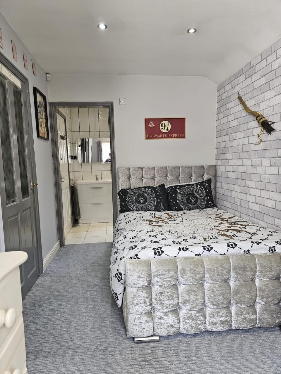 The Enchanted House Apartment in Watford