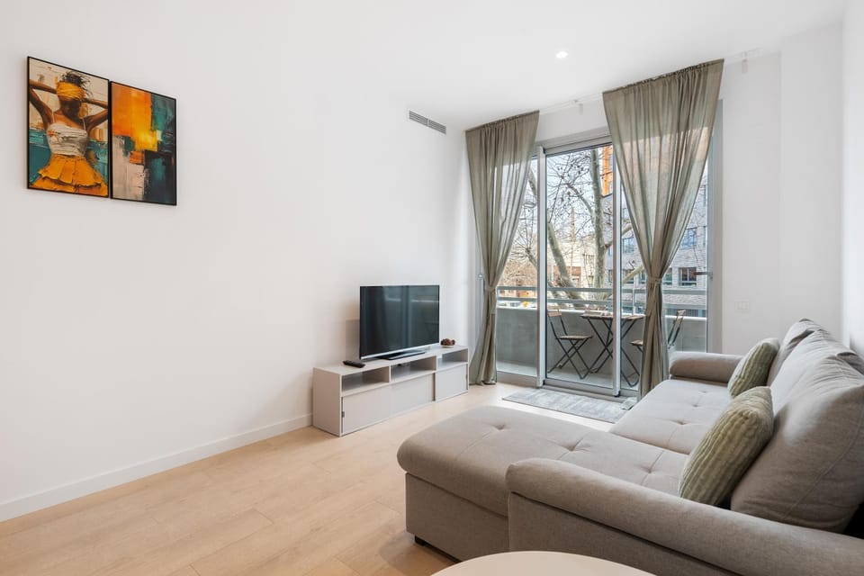 Diagonal Mar Monthly 2BR Pools Parking Apartment in Barcelona