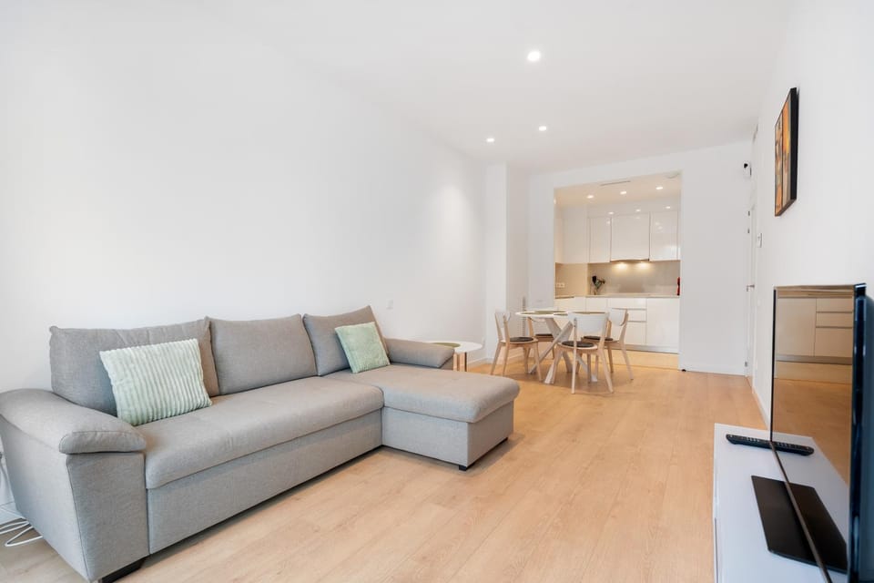 Diagonal Mar Monthly 2BR Pools Parking Apartment in Barcelona