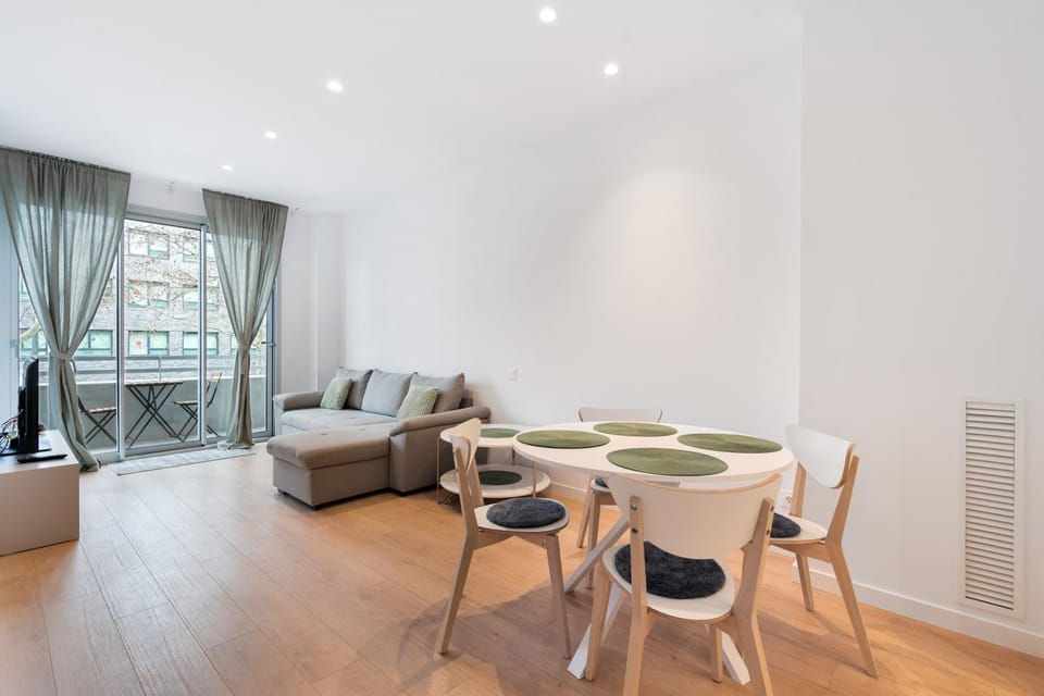 Diagonal Mar Monthly 2BR Pools Parking Apartment in Barcelona