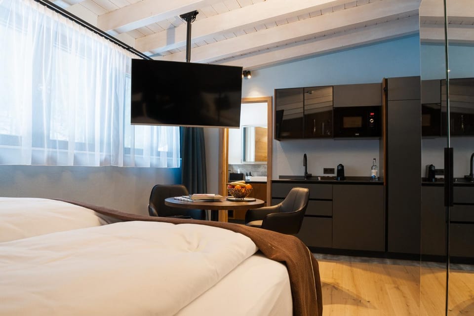 Kitchen or kitchenette, Bedroom