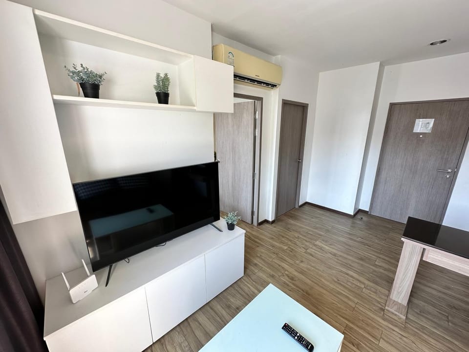 Communal lounge/ TV room, TV and multimedia, Evening entertainment