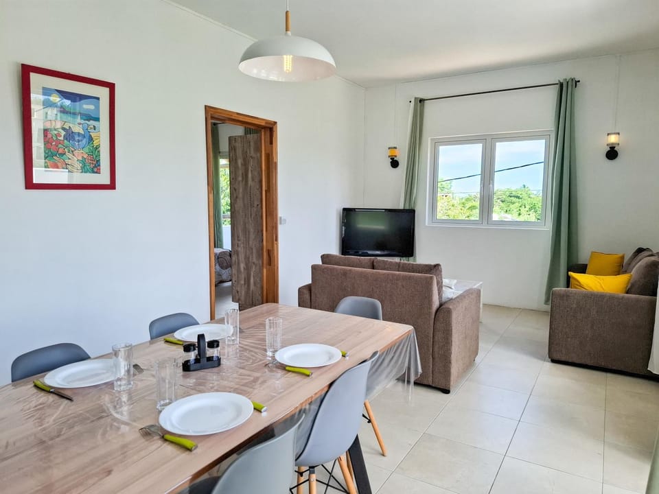 Living room, Dining area