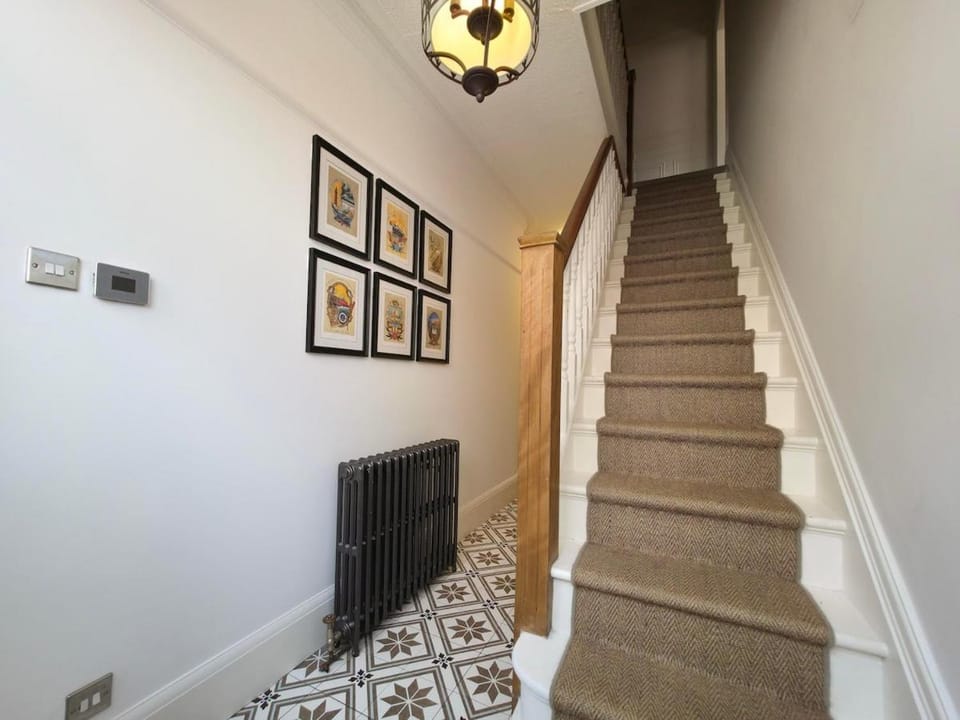 Park Avenue 3bed House , Contractors Welcome , Ample Parking Apartment in Grimsby