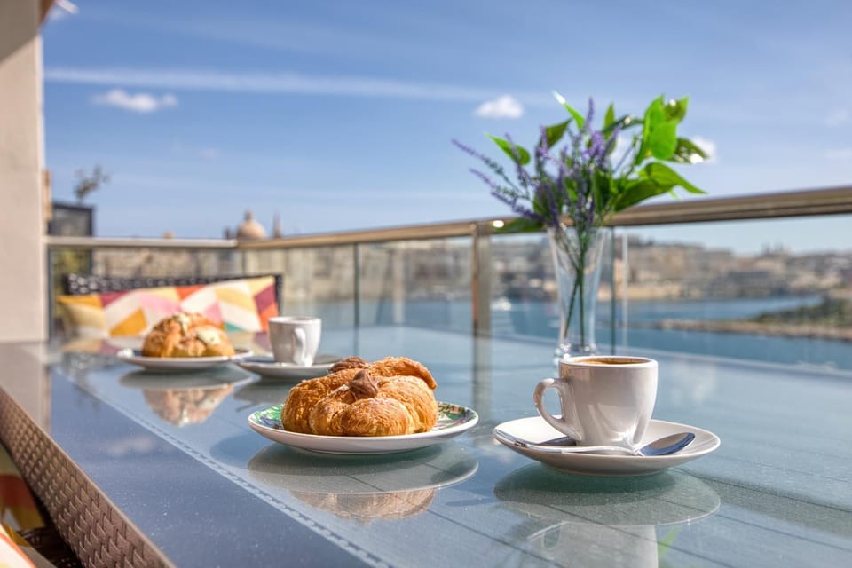 Natural landscape, Coffee/tea facilities, Balcony/Terrace, Sea view