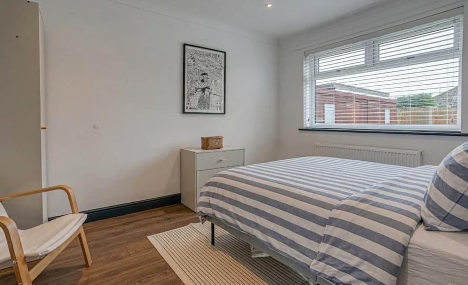 The Stowaway - Coastal Bungalow - Crabpot Cottages Hunstanton House in Hunstanton