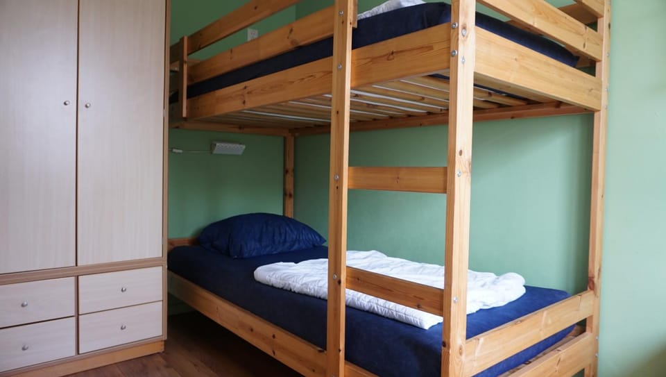 Bedroom, bunk bed