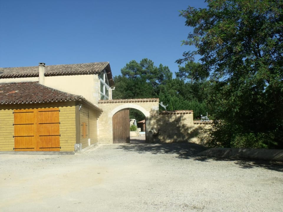 Facade/entrance, On site, Area and facilities