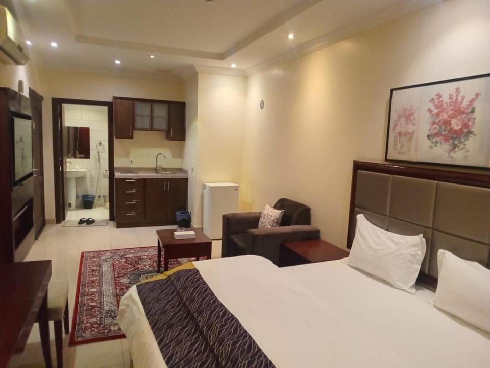 Bed, TV and multimedia, Kitchen or kitchenette, Bedroom, minibar