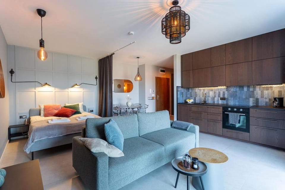 Kitchen or kitchenette, Seating area, Bedroom