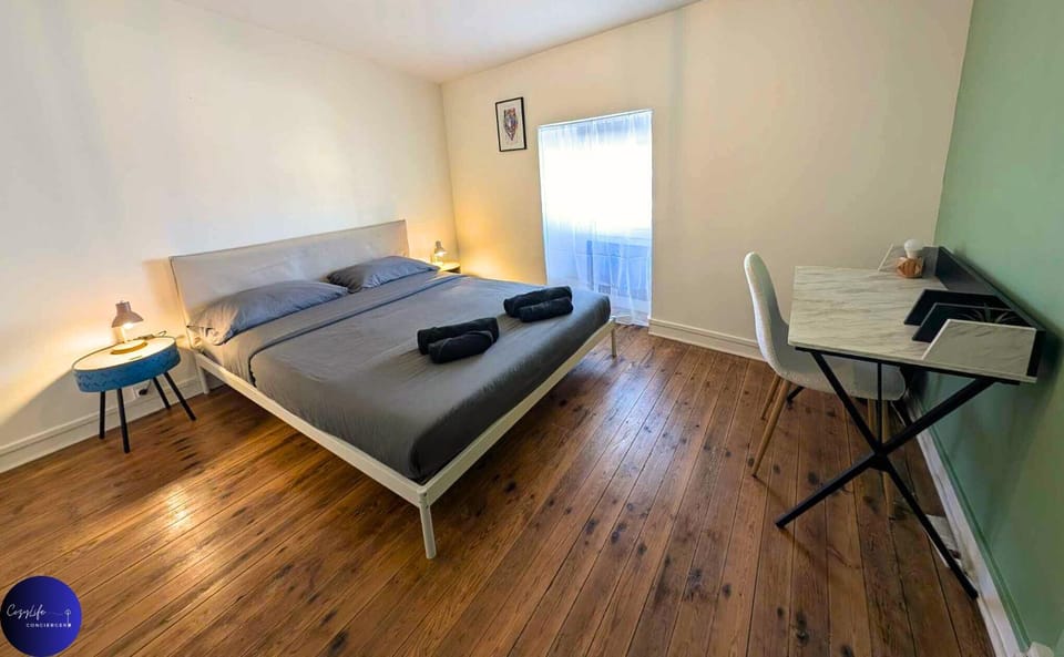 Bed, Photo of the whole room, Bedroom