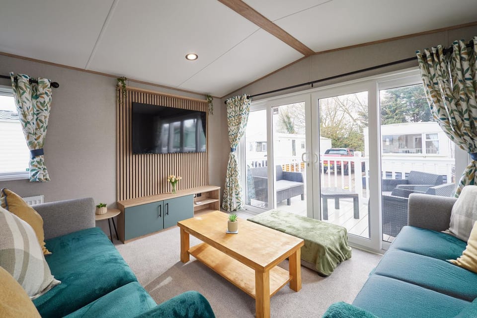 TV and multimedia, Balcony/Terrace, Living room, Seating area