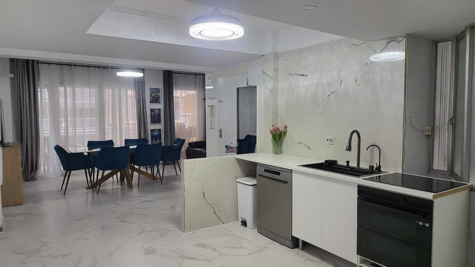 Communal lounge/ TV room, Kitchen or kitchenette