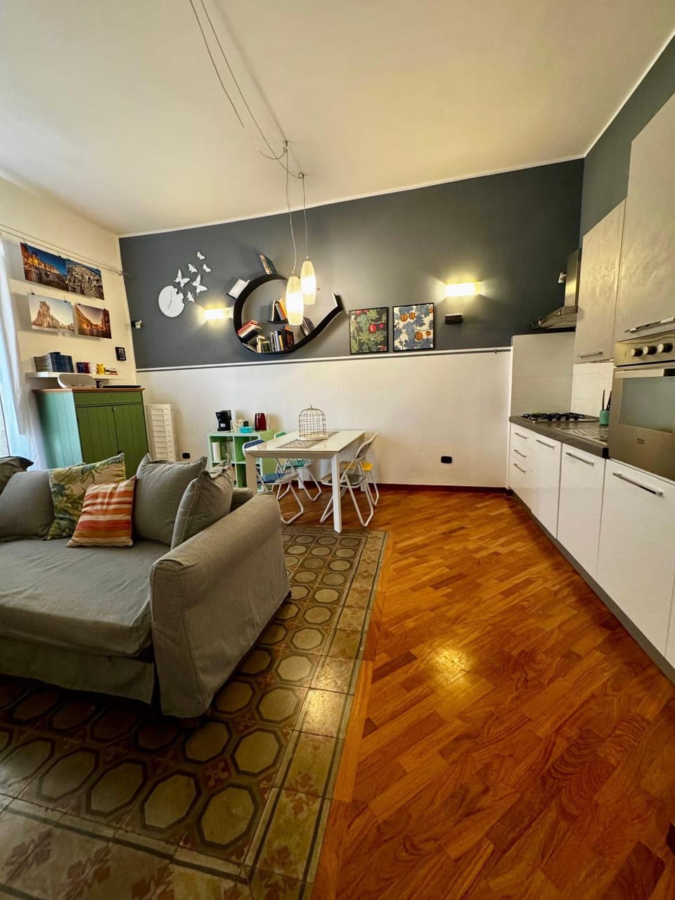 Day, Living room, Seating area