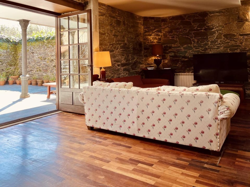 Communal lounge/ TV room, Living room