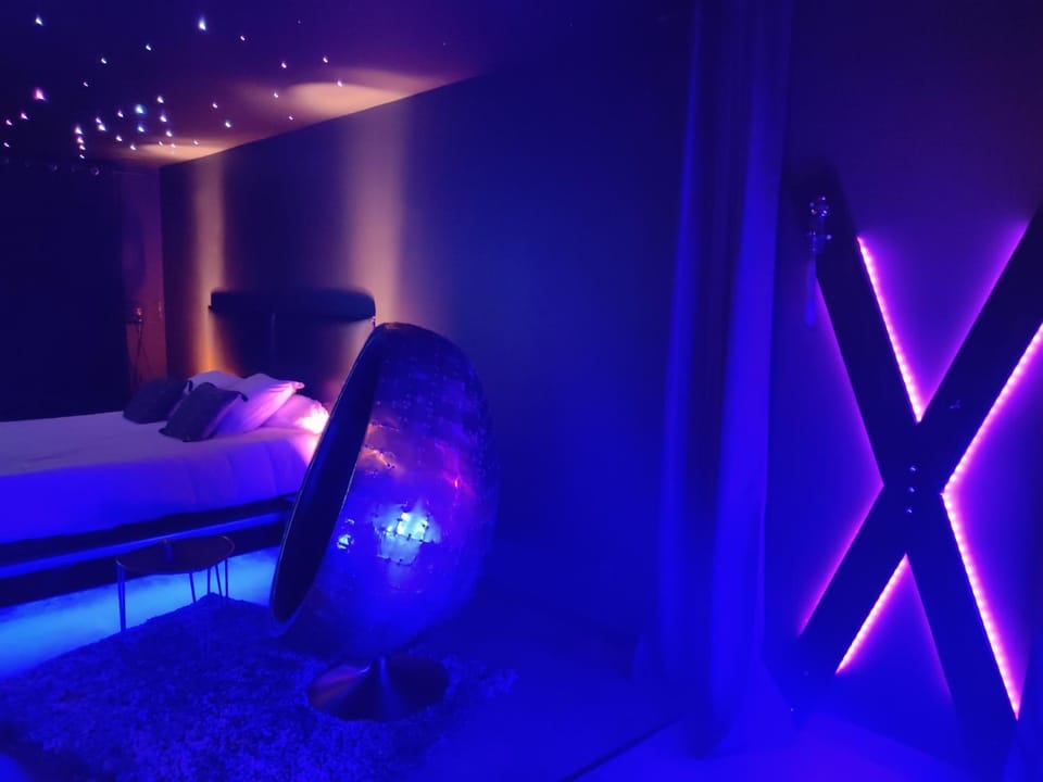Suite Chic&Sensuelle La Manova SPA&Loveroom Apartment in Centre-Val de Loire