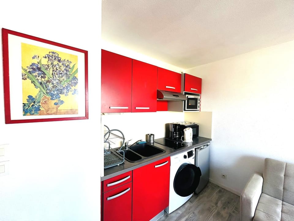 Kitchen or kitchenette, Living room, pet friendly, toaster, washing machine