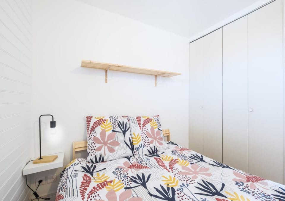 Bed, Photo of the whole room, Bedroom, wardrobe