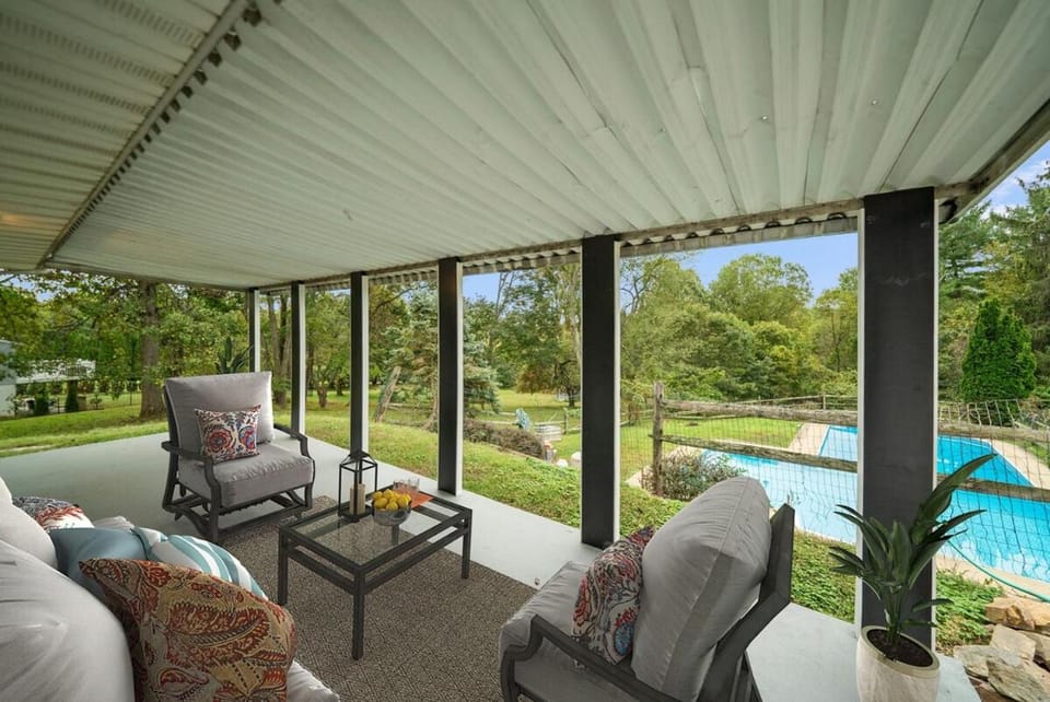 Comfort, Fun, & Charming - 5BR Oasis with Pool Apartment in Pennsylvania