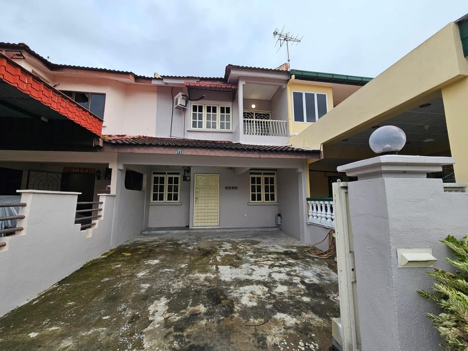 Property building, Day
