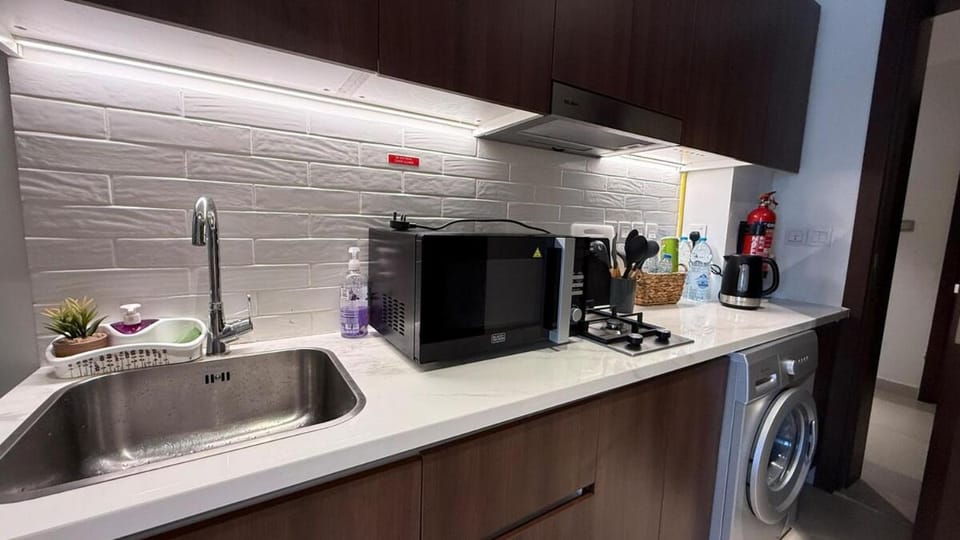Cozy & Bright Studio accessible to bus and Metro Apartment in Dubai