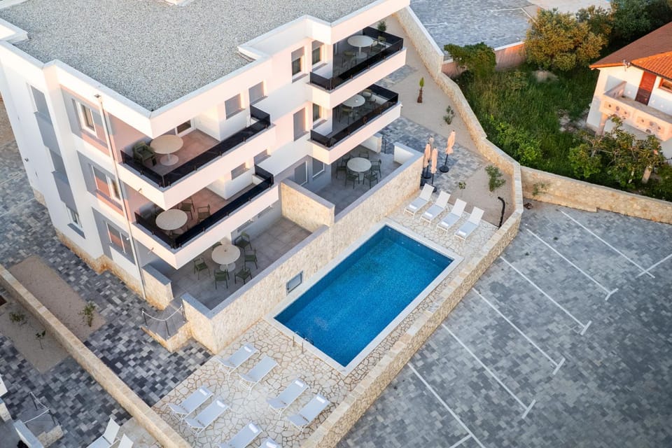 Property building, Swimming pool