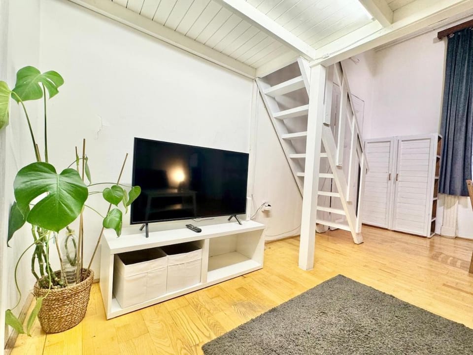 K16 Central Spacious 2BR Apartment in Budapest