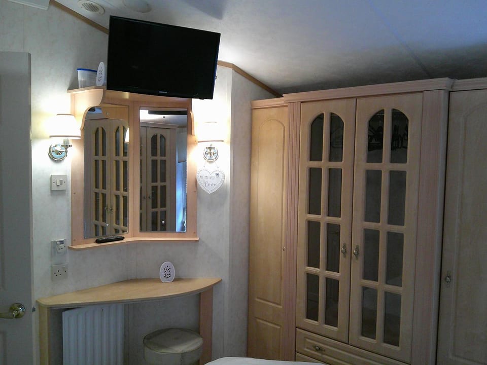 TV and multimedia, wardrobe