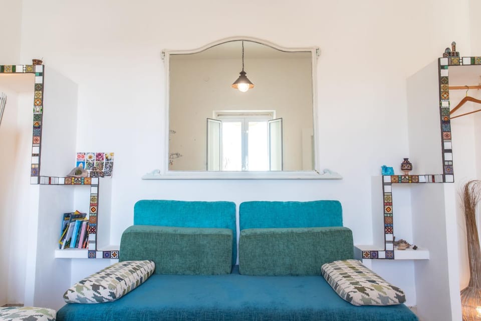 Bed, Living room