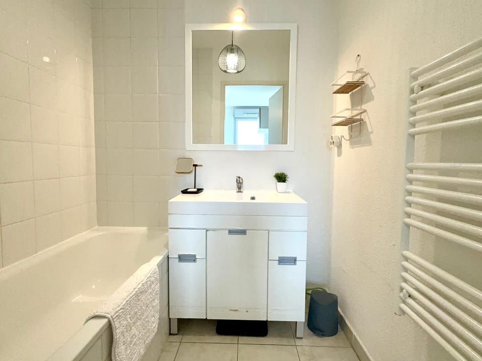 Bathroom, Bath, heating, internet, towels