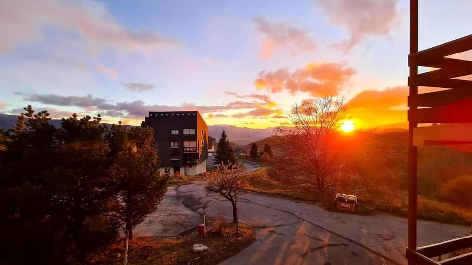 Natural landscape, Balcony/Terrace, Mountain view, Sunset