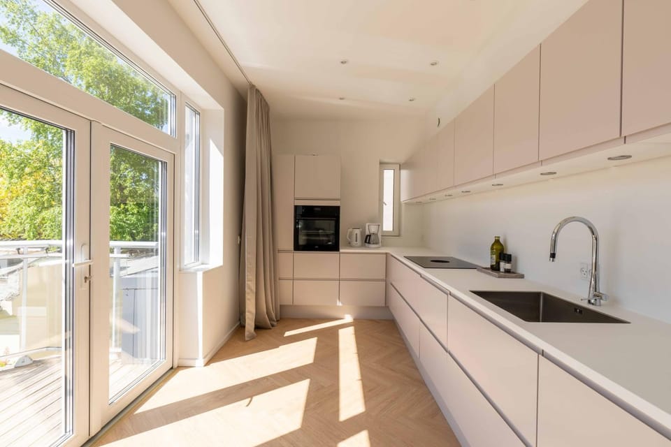 Kitchen or kitchenette, oven, stove