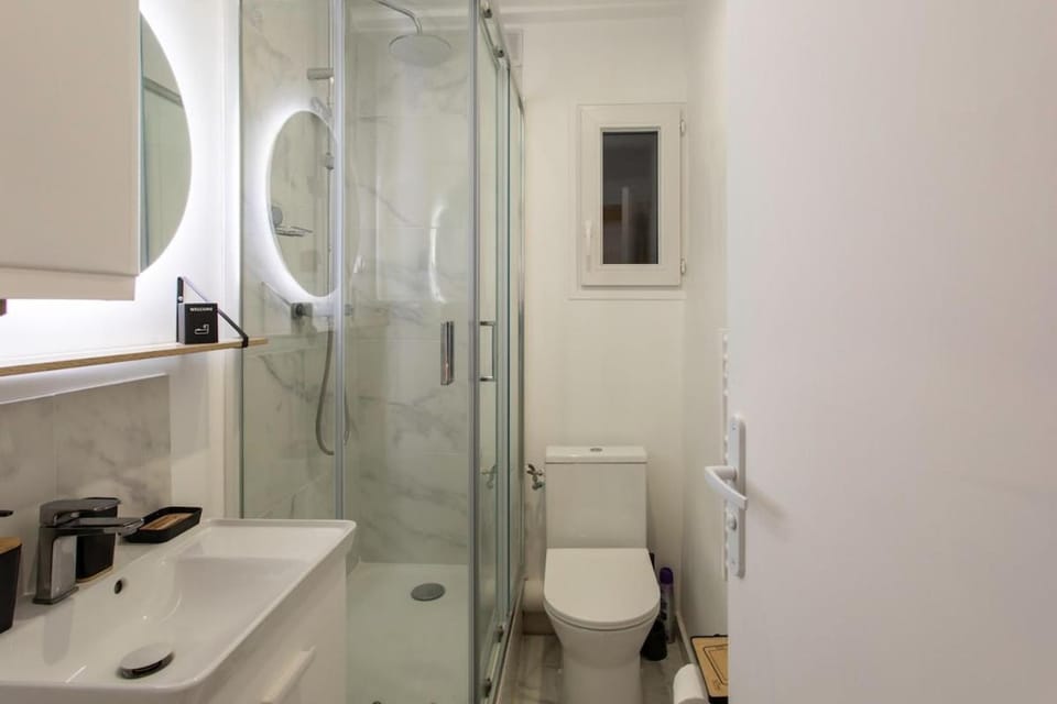 #16 Staywizus -1BDR Flower market, Old Town, 1min beach AC Apartment in Nice
