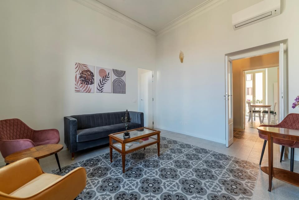 Photo of the whole room, Seating area, Dining area