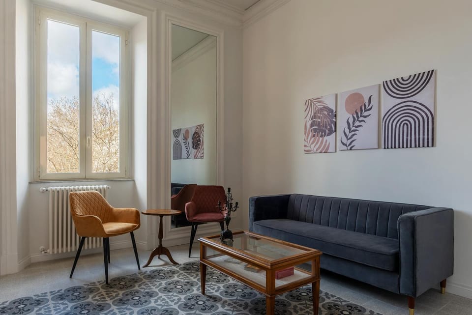 Living room, Seating area