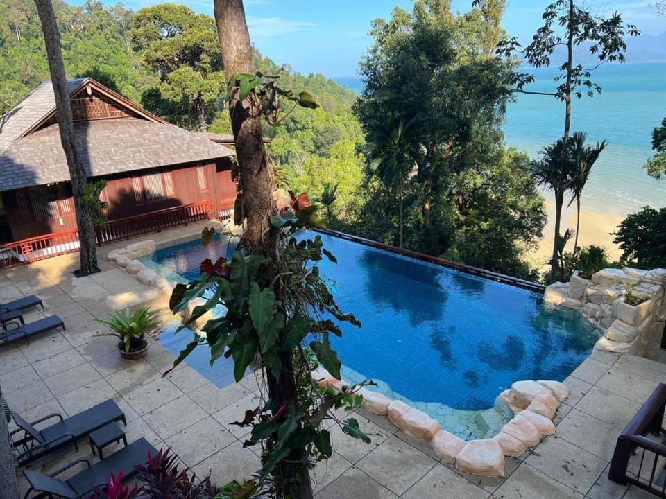 Property building, Day, Pool view, Sea view, Swimming pool