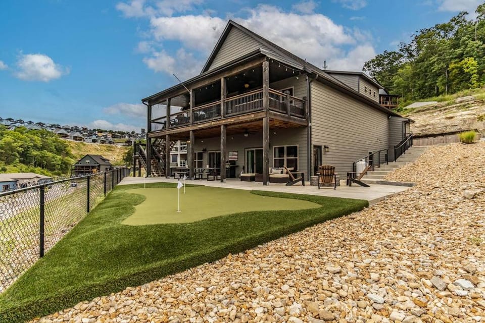 Lakeview Green House in Branson