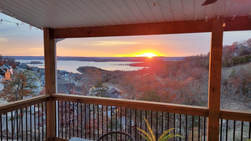 Lake Therapy 2 Bedroom House in Branson