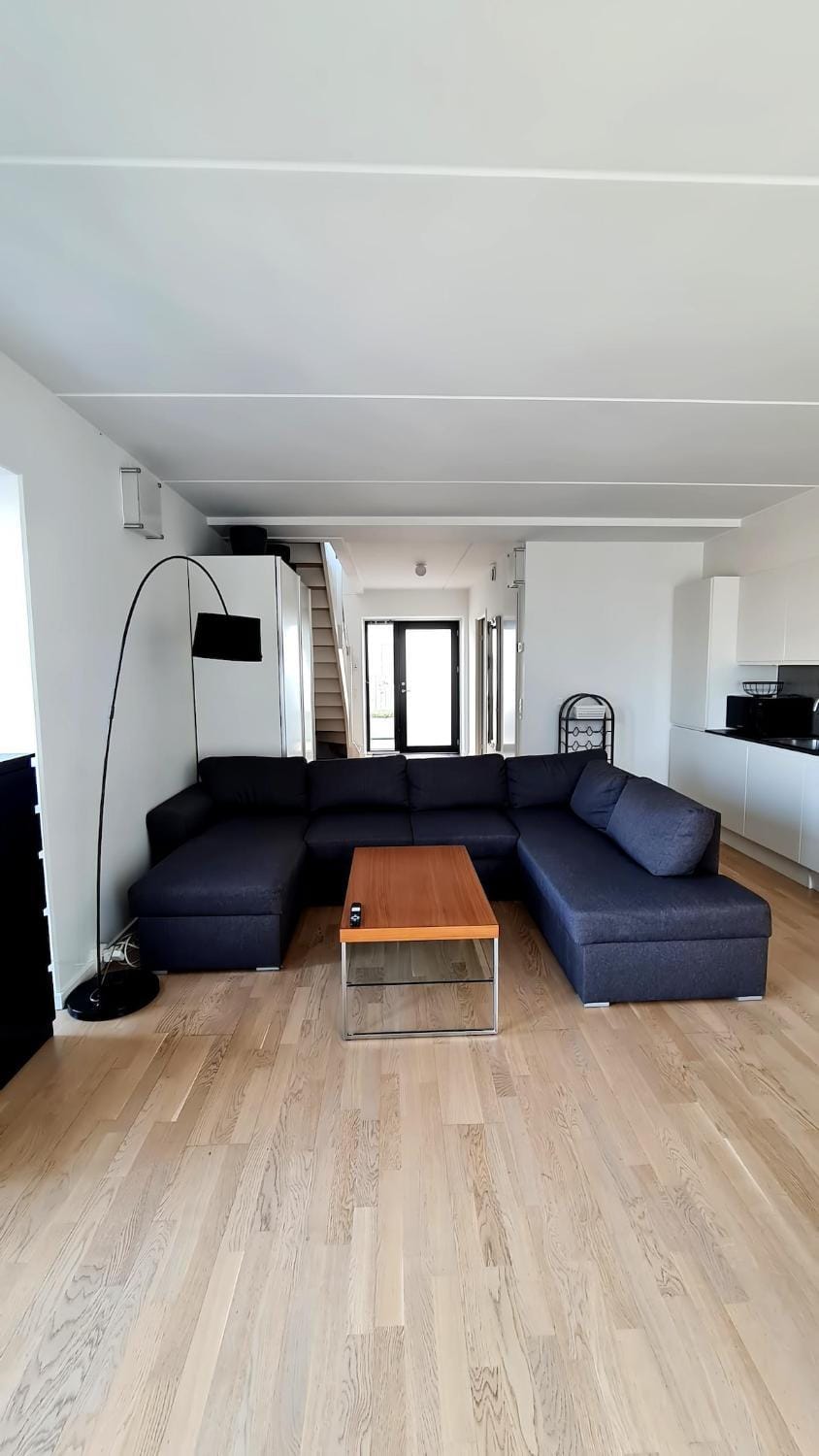 Bed, Living room, Photo of the whole room, Seating area, Bedroom